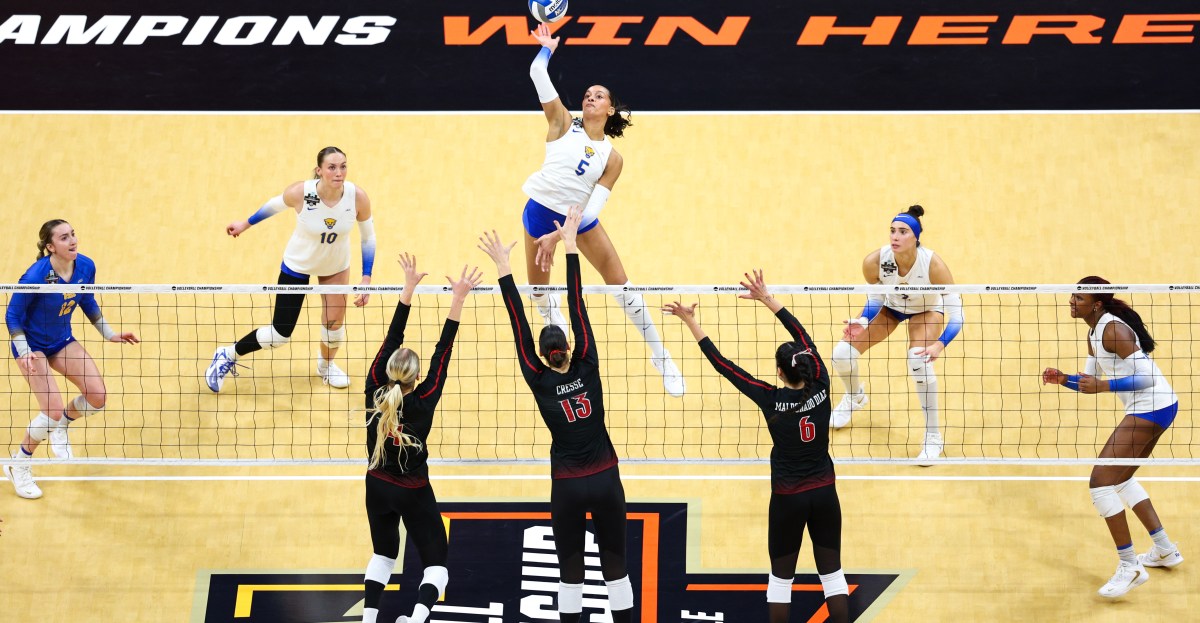 NCAA volleyball Power Rankings: Nebraska and Louisville lead the way early on