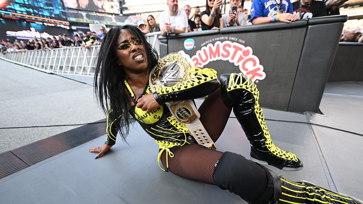 Naomi gives up her title after sharing her pregnancy news.