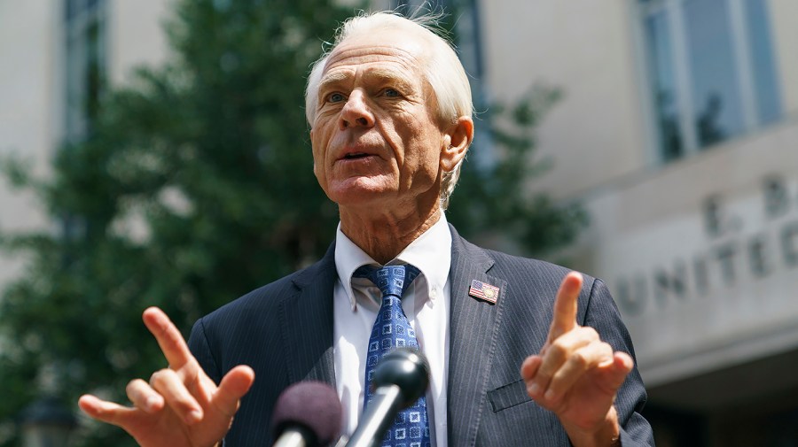 Navarro: Powell beginning to 'come over to the idea' that he shouldn't keep rates up due to tariffs