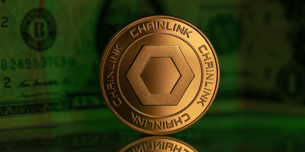 Number of Major Chainlink Bag Holders Increases as Oracle Company Establishes LINK Reserve