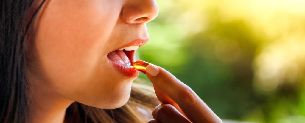 Omega-3 Levels May Clarify Women's Risk of Alzheimer's