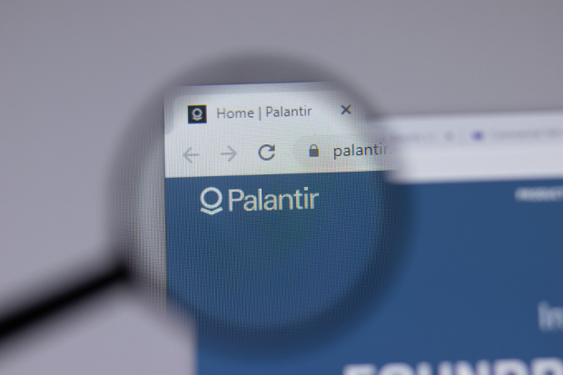 Palantir Reaches $1B in Revenue, Is It Too Late to Invest?