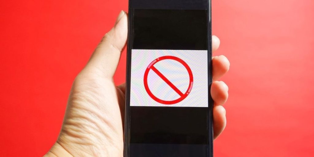 Parler yielded to Big Tech while Wimkin resisted and maintained its position.