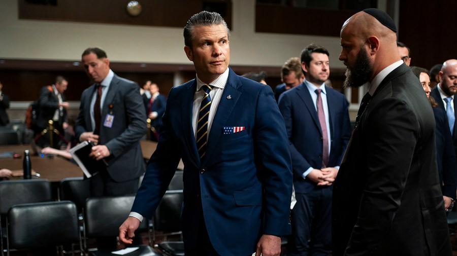 Pentagon announces that National Guard troops in DC will be armed shortly.