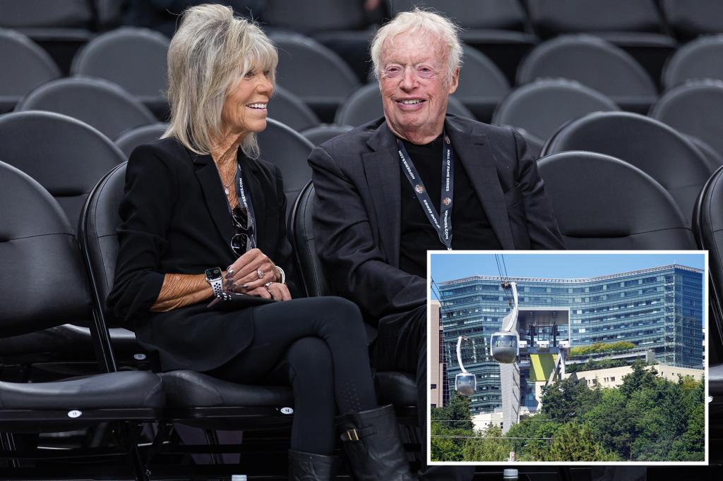 Phil Knight and his wife donate a historic $2 billion to an Oregon cancer center — the biggest individual contribution to a university in the US.