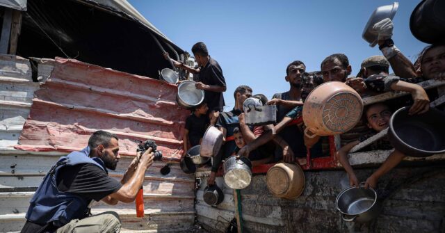 Photographer Opposed to Israel Sets Up Images of Famine in Gaza