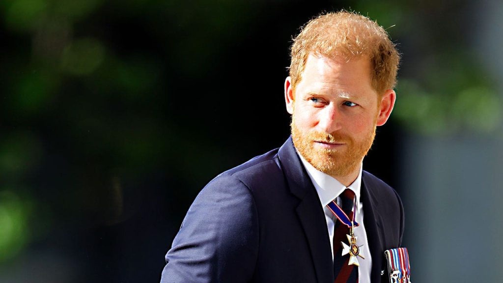 Prince Harry halts interviews to try to mend ties with the royal family, according to an expert.