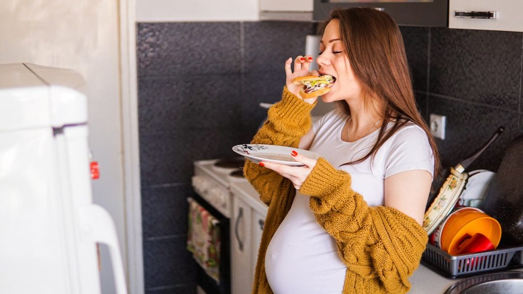 Reddit backs man who kept food away from his pregnant sister in a small fridge