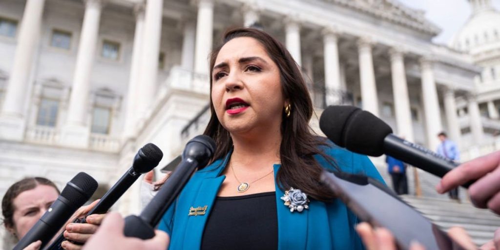 Remove Delia Ramirez and uphold the oath of office