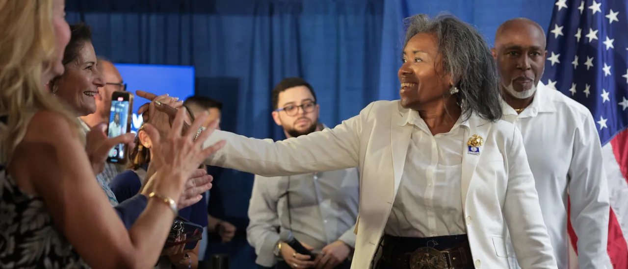 Republican Candidate in Important Governor Election Gains 10 Points in Polls Against Democratic Leader