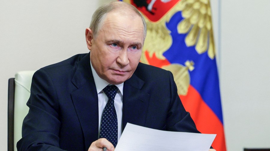 Russia has lifted its self-imposed halt on intermediate-range missiles, according to the Kremlin.