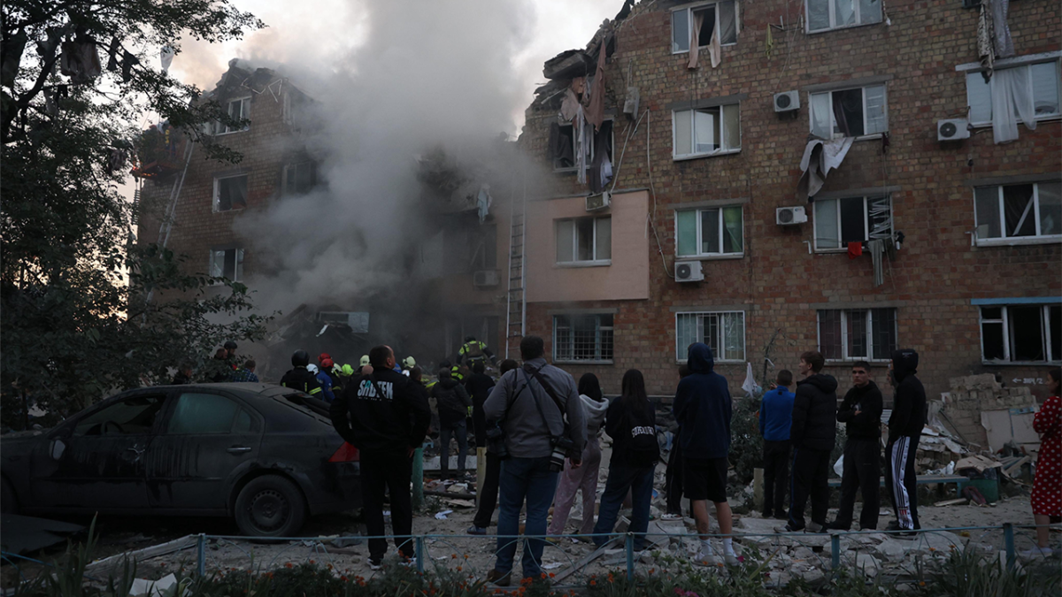 Russia targets Kyiv with drones and missiles, resulting in 10 deaths and 38 injuries.
