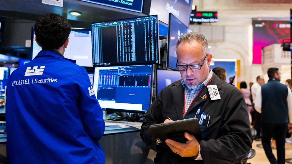 S&P 500 futures show minimal movement as investors anticipate retail earnings and Fed minutes: Live updates