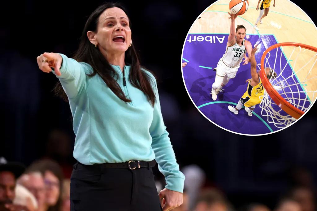 Sandy Brondello is now the winningest coach in Liberty's history.