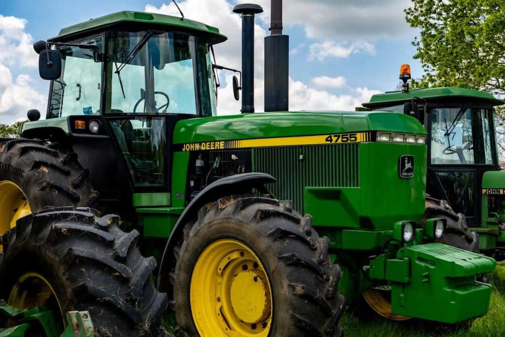 Should You Consider Buying Deere Stock After Its Earnings Drop?