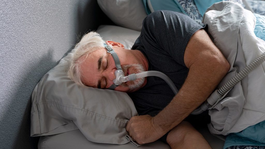 Sleep apnea is more severe on weekends than on weekdays, research reveals