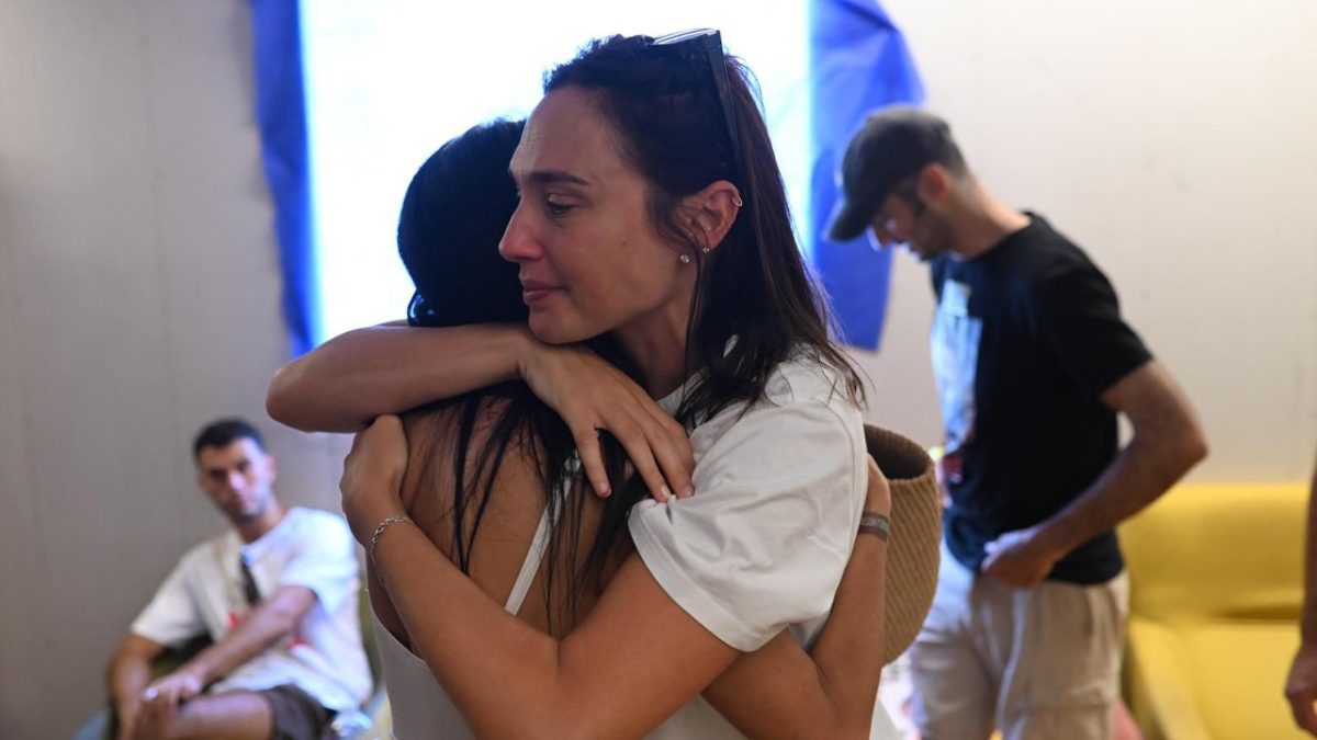 'Snow White' star Gal Gadot stands in support of families of hostages