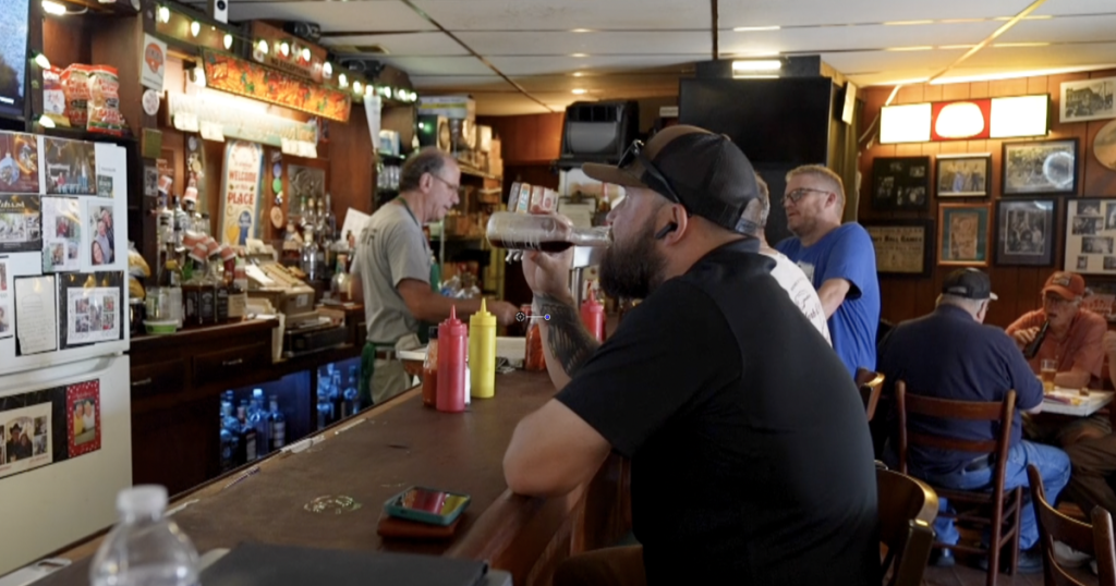 Some businesses are rejecting credit card fees to maintain low prices.