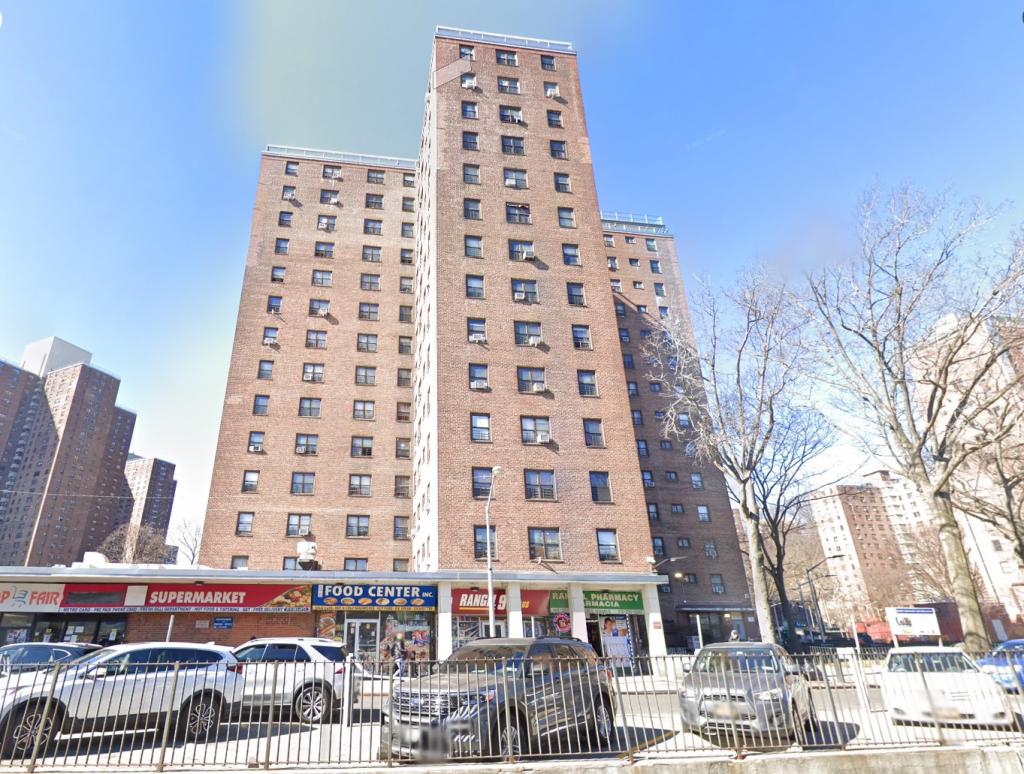 Son kills father with a knife &mdash; victim exits NYC building and then falls on the sidewalk, police say