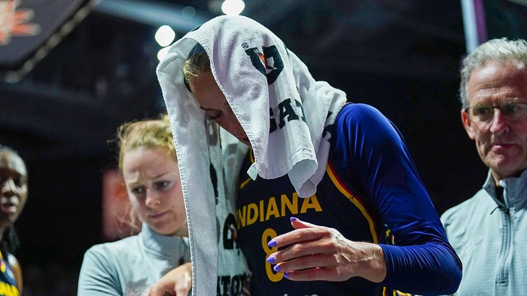 Sophie Cunningham experiences a frightening injury to her right knee against the Connecticut Sun