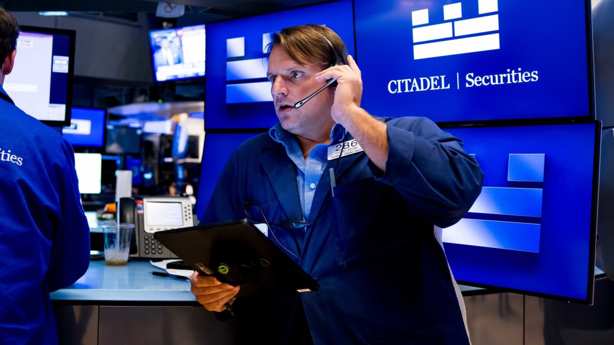 Steer clear of these stocks that experienced 'double misses' this earnings season, according to Wolfe Research.