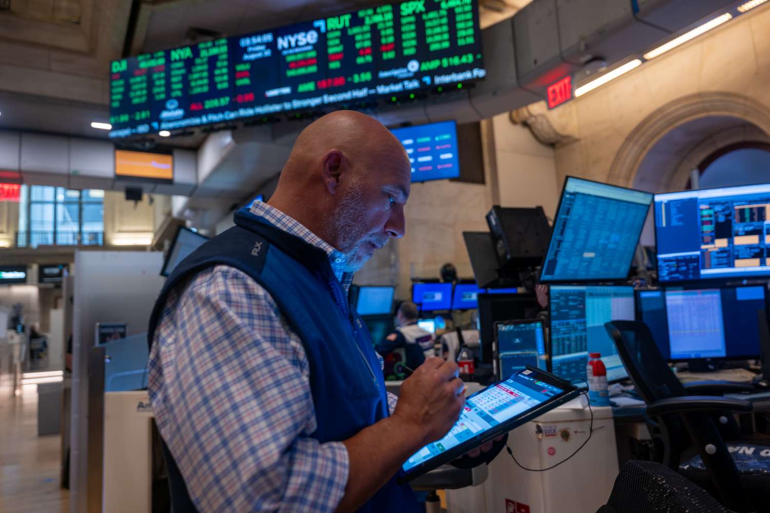 Stock Futures Decrease After Dow's First Record Close of 2025; Nvidia Earnings to Watch This Week