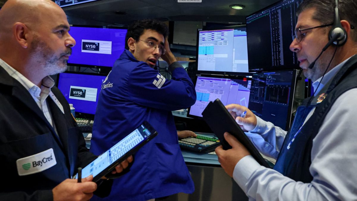 Stock futures remain relatively stable before Powell's speech at Jackson Hole: Live updates