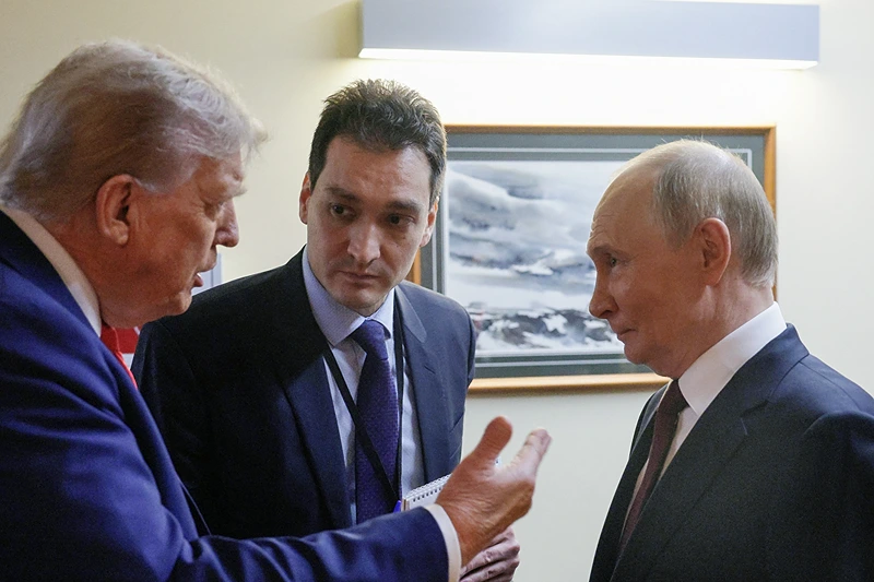 Survey: Trump's approval rating rises after U.S.-Russia meeting