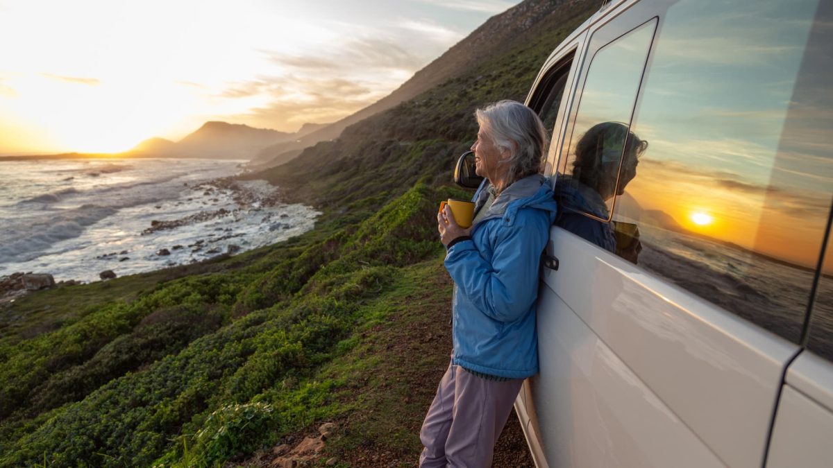 Survey participants suggest the retirement age should be 58 on average. Here's what financial experts advise.