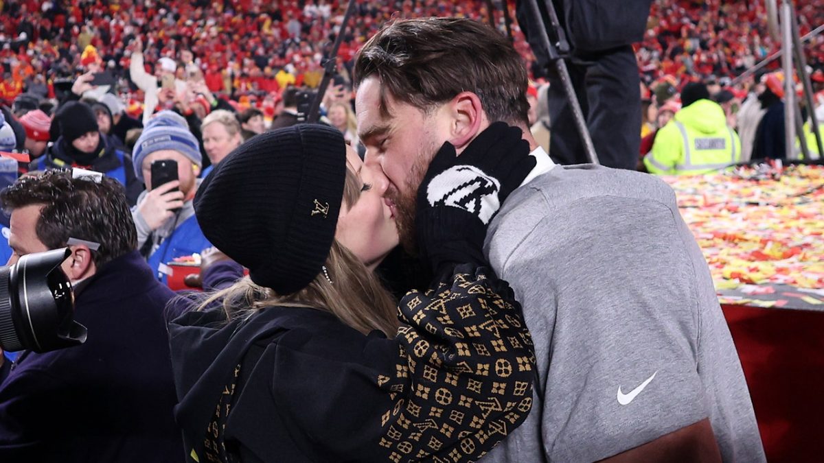 Taylor Swift ends her dating phase with an engagement to Travis Kelce.