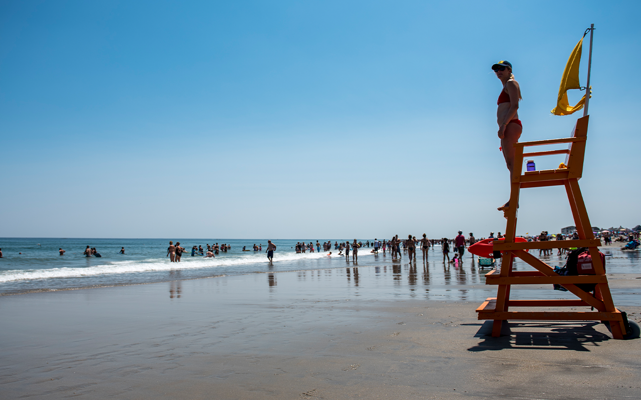 Teen loses life at Hampton Beach following father's effort to save him from rip current