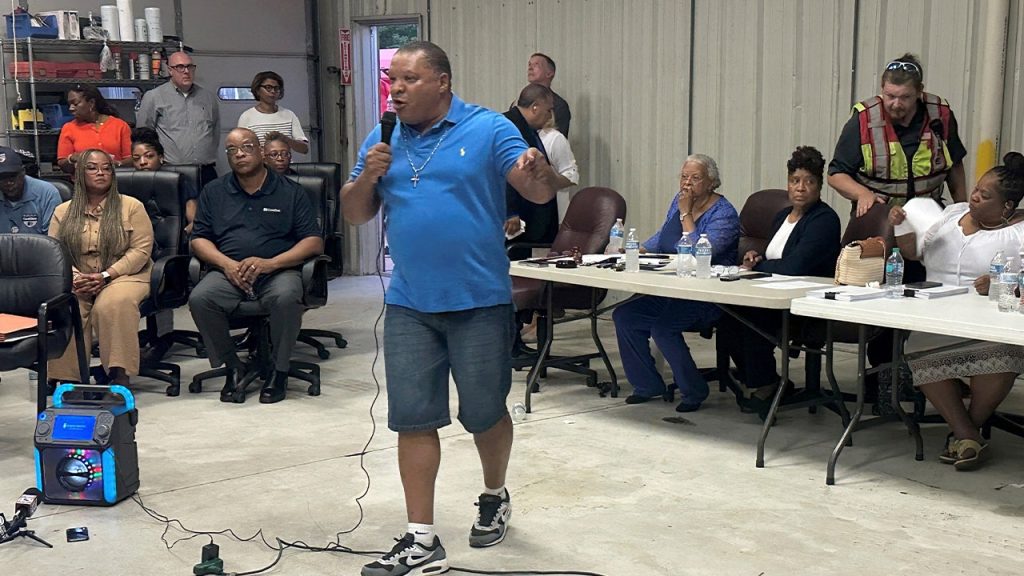 Tennessee community approves transformation of old prison into migrant center