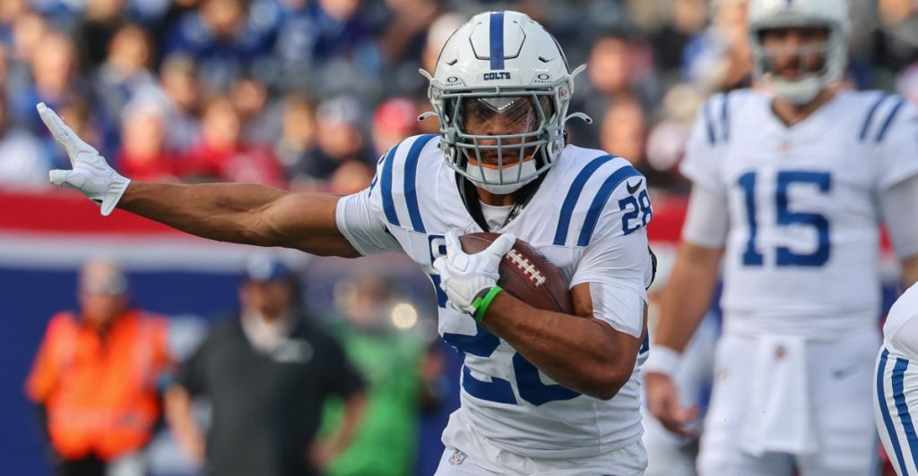 The best 100 standard running backs for fantasy football in 2025