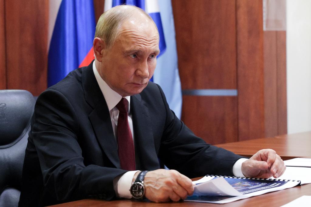 The only path to a just agreement in Ukraine is to apply maximum pressure on Putin.