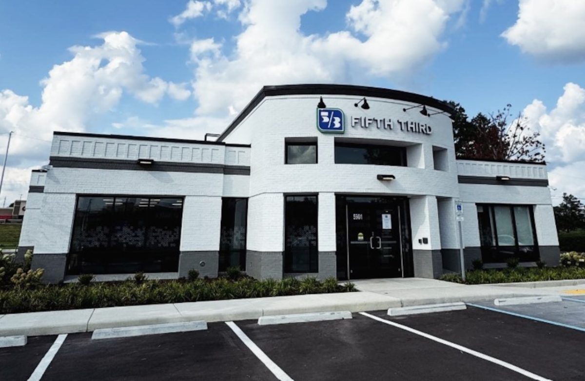 This bank chain is launching the first of 15 new locations in Alabama today.