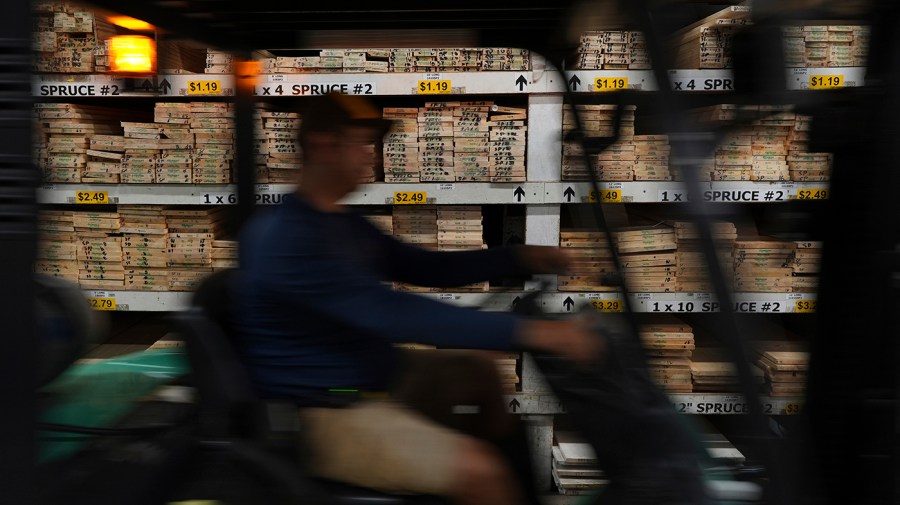 Trouble clouds gather for Trump regarding the economy