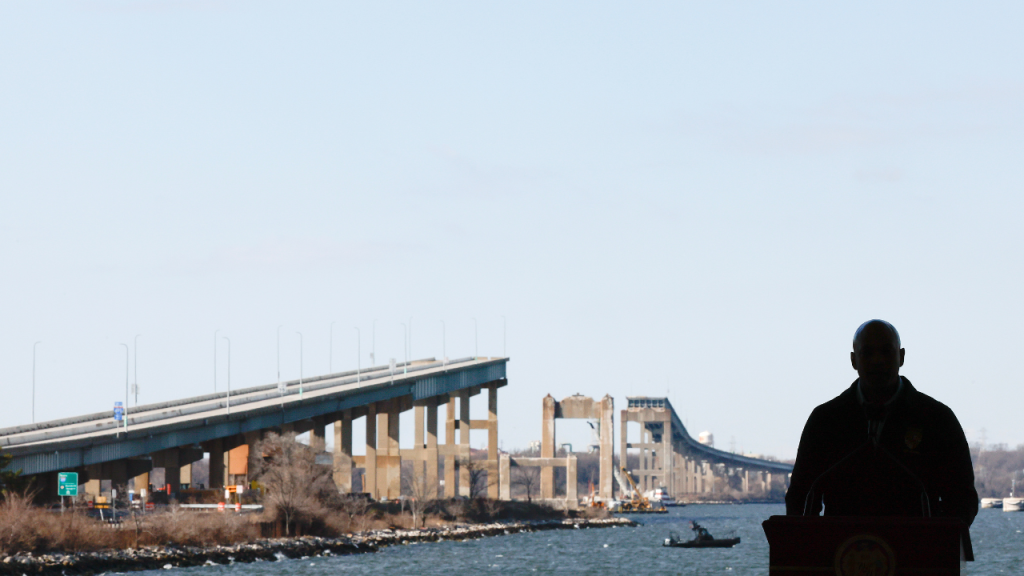 Trump and Moore exchange criticism over crime and bridge funding