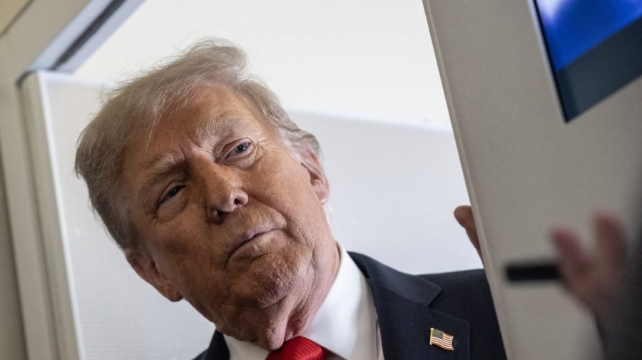 Trump calls for the resignation of another Federal Reserve official