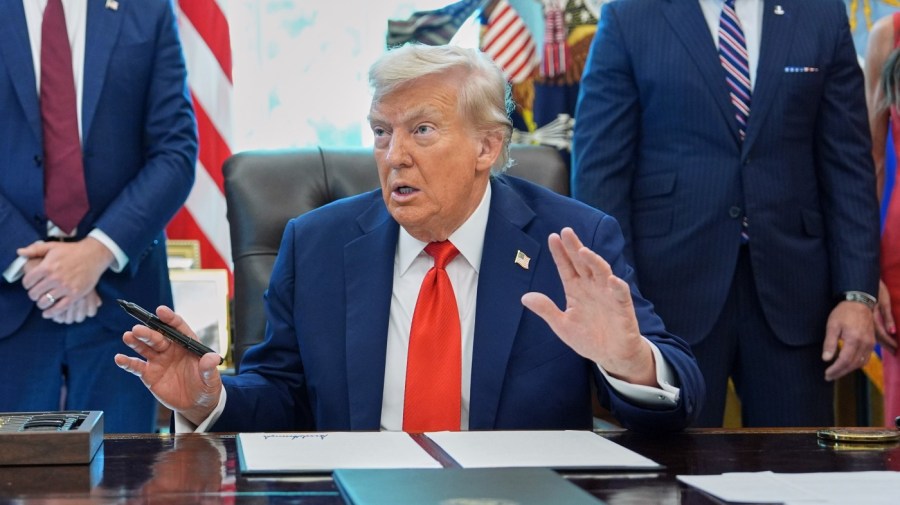 Trump on Christie: 'Everyone knows Chris is a mess'