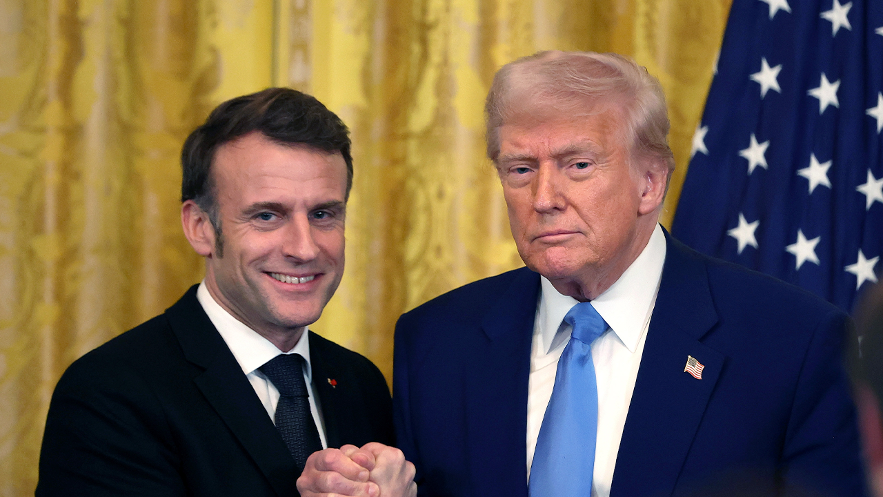 Trump seen discussing possible Putin peace agreement with Macron