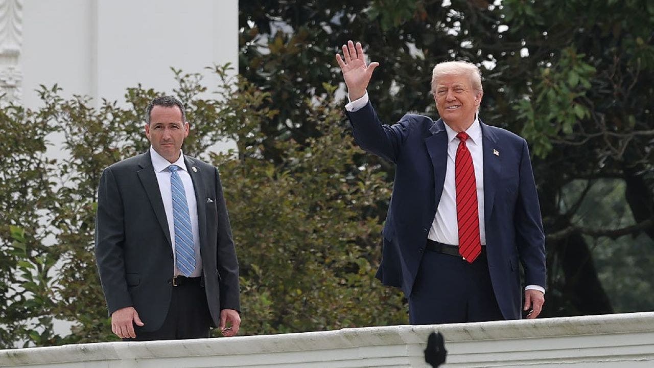 Trump visits the White House roof to observe renovation progress