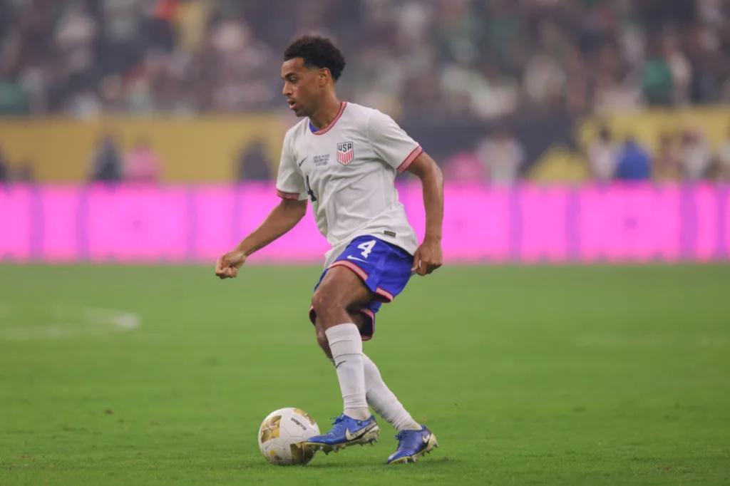 Tyler Adams describes the divide among USMNT players as the 'oddest thing'