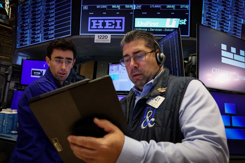 US stock futures increase before Powell's speech at Jackson Hole