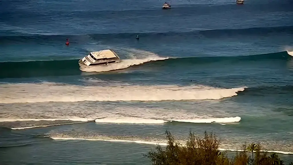 Vessel runs into trouble on land in Hawaii