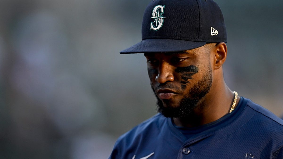 Victor Robles of the Mariners banned for 10 games due to bat incident