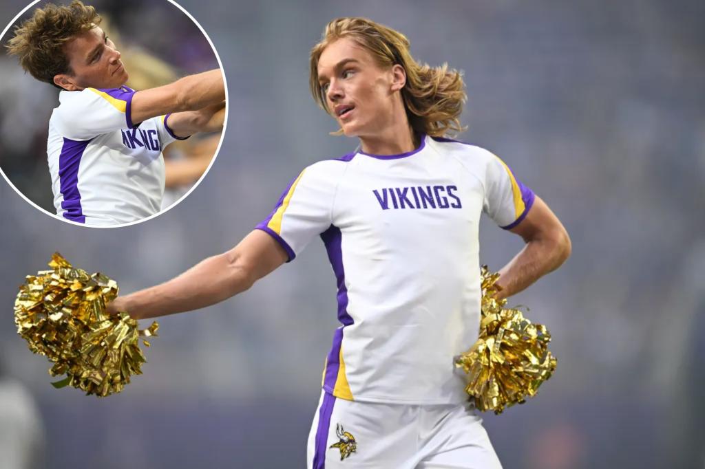 Vikings' male cheerleaders respond to fan criticism in a social media post