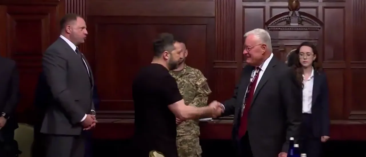 Zelenskyy Dons T-Shirt While Meeting With Senior Trump Official