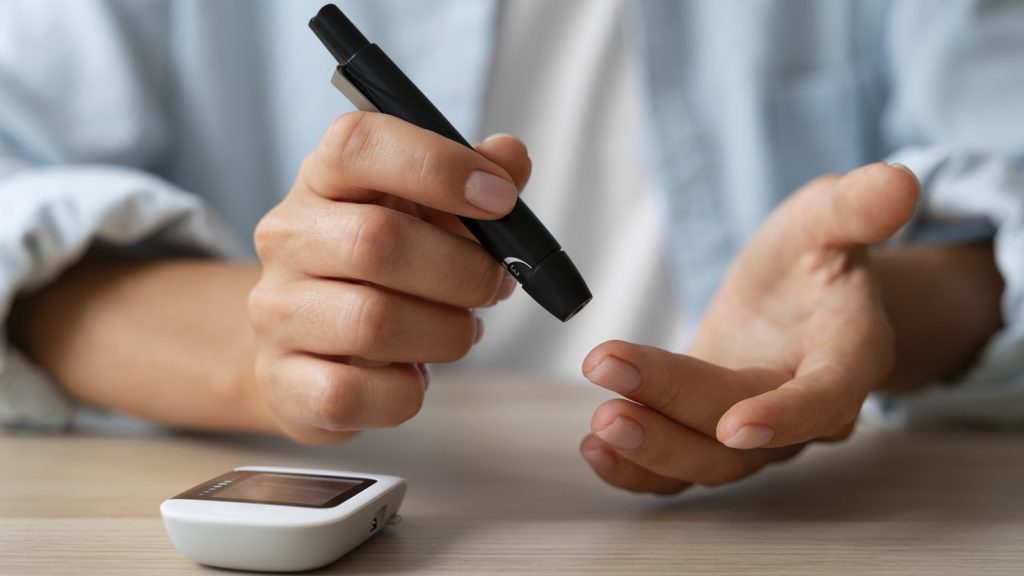 &lsquo;Late dinners, 1 out of 10&rsquo;: A nutritionist evaluates daily habits for diabetes and shares what really aids in managing sugar levels
