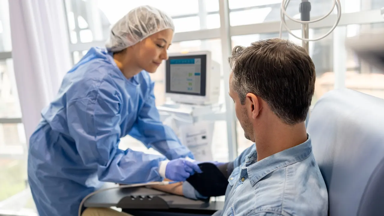 A common sugar alternative may lower the effectiveness of cancer immunotherapy.