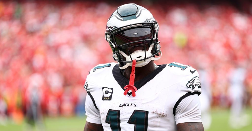 A.J. Brown start or sit: Fantasy football guidance for Week 3